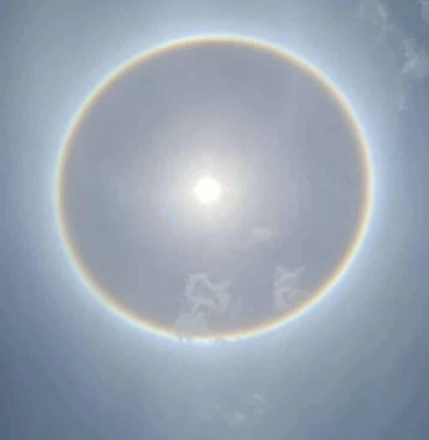 斗湖出現日暈 長達近1小時