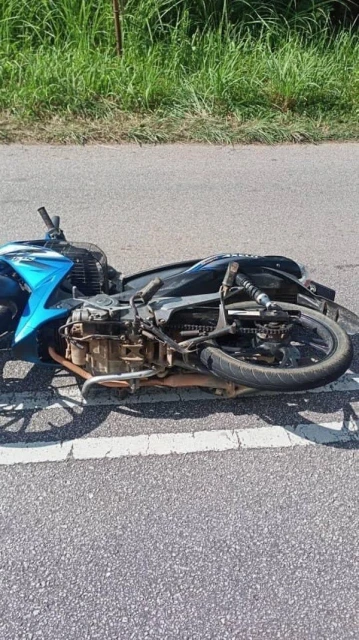 摩哆翻覆被拋向對面馬路　女子遭轎車撞斃