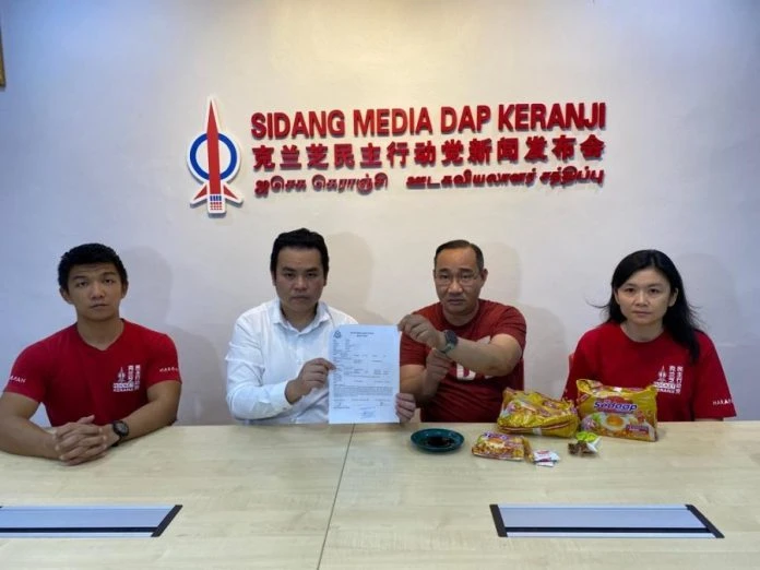 快熟面調味料含疑似玻璃碎片 華裔父女牙齦舌頭被割傷