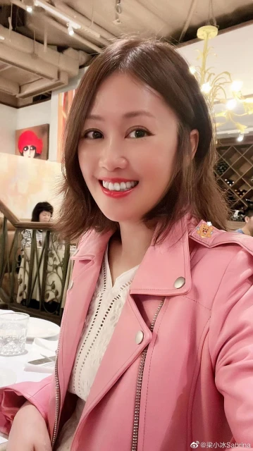 曬30年前與袁詠儀合照　梁小冰被抓包修圖「只修自己」