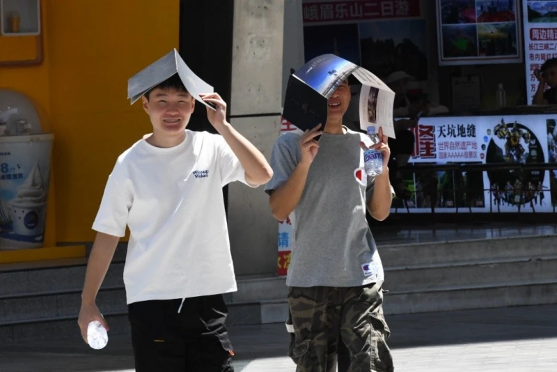 四川啟動最高級能源供應預警　上海外灘熄燈2天