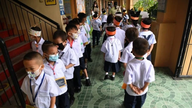 時隔兩年多 菲律賓數百萬學生終可返校
