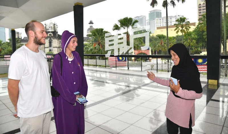 【新聞人物】馬來清潔阿姨不只會日語　擁30年導遊經驗精通五語