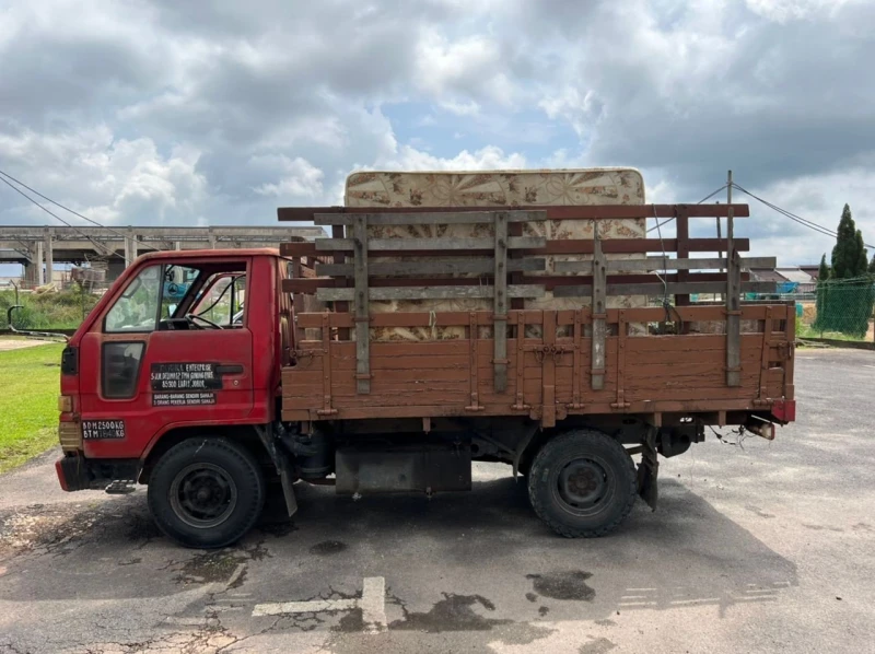 兩賊潛入裝修屋偷電纜　遭巡警人贓並獲