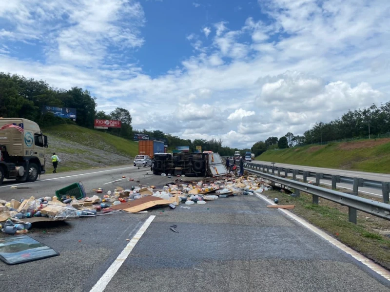 醬油羅里爆胎輪胎脫落　失控撞另輛羅里釀一死