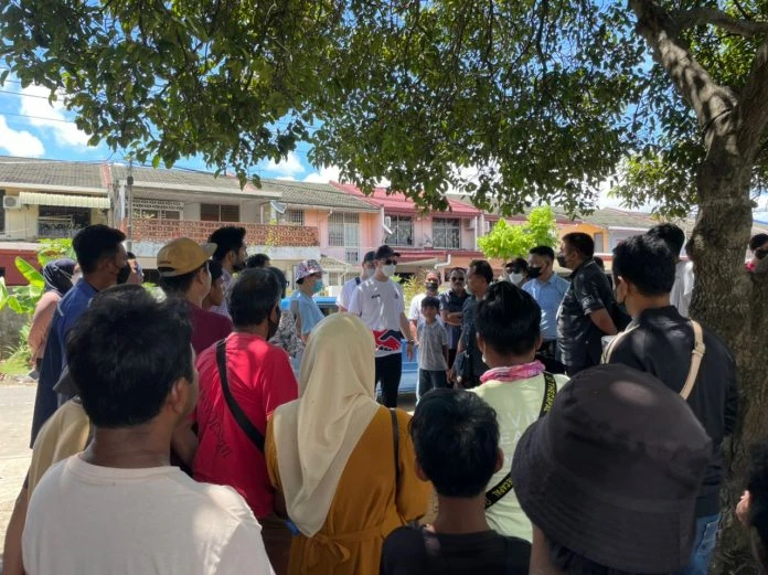 王鴻俊：強拆甘榜森巴浪木屋 應提供居民人民房屋