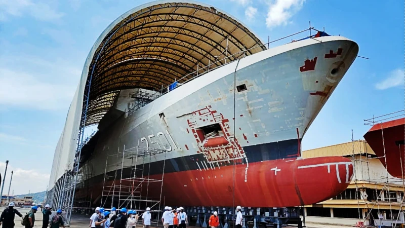 拉菲茲追擊瀕海戰艦課題 力證部長夫婦涉案