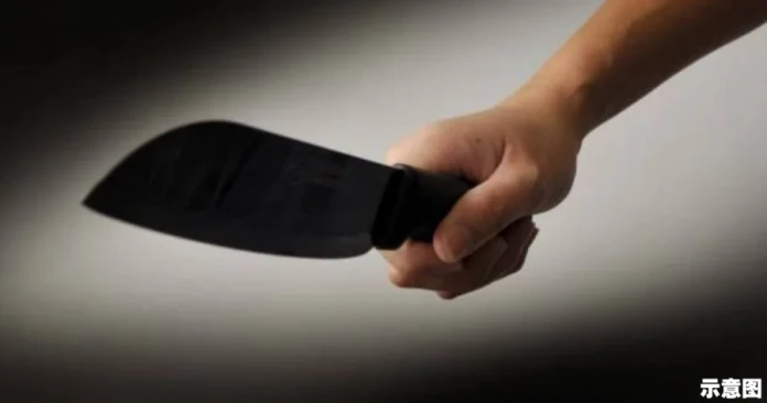 女學生欲結束戀情　男友持刀索700令吉分手費