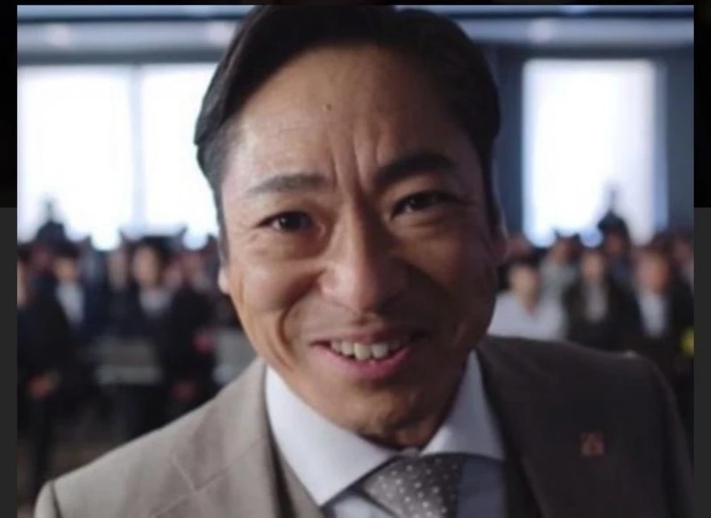 《半澤直樹》「大反派」香川照之被爆性騷酒店女公關　強脫內衣揉胸強吻惡行曝光