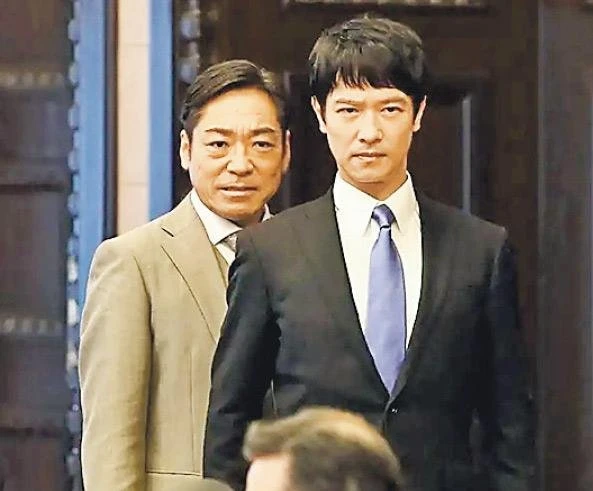 《半澤直樹》「大反派」香川照之被爆性騷酒店女公關　強脫內衣揉胸強吻惡行曝光