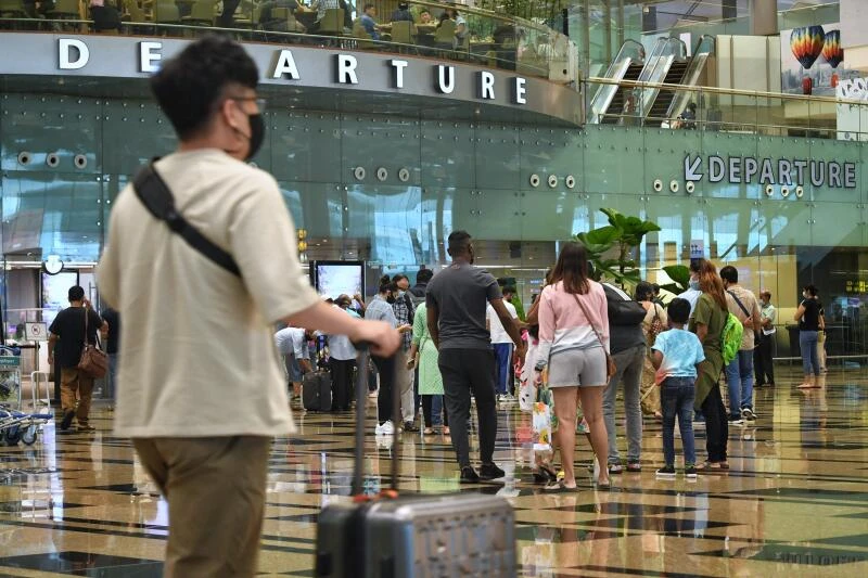 德士、私召車、渡輪和飛機都不屬於公共運輸？　一文看懂何時能「脫罩」