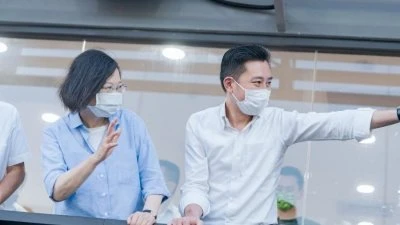 英相詹森訪基輔　承諾進一步軍援