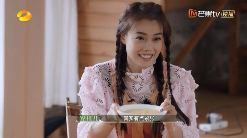 在綜藝節目「吃豬糧」掀爭議　容祖兒還原：體驗養豬試吃很正常