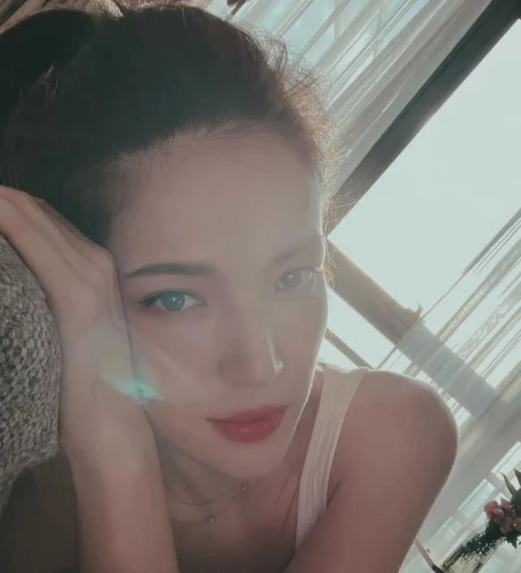 許瑋甯分享居家美照　好身材無所遁形