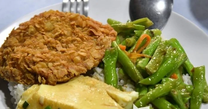 真正的「經濟飯」   4令吉有飯有菜還有肉！