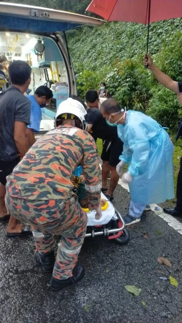 旅遊小巴車禍 印尼男重傷不治