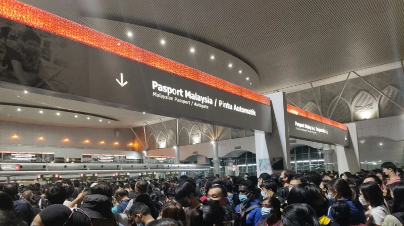 馬國新山關卡擠爆 網民：人多到像置身演唱會