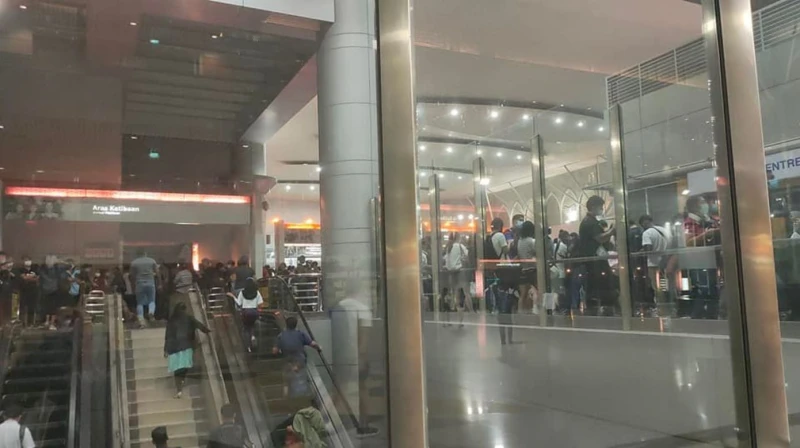 馬國新山關卡擠爆 網民：人多到像置身演唱會