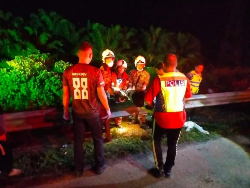 羅里打滑翻覆撞3車釀4死13傷　一家三口同車墜山谷當場身亡