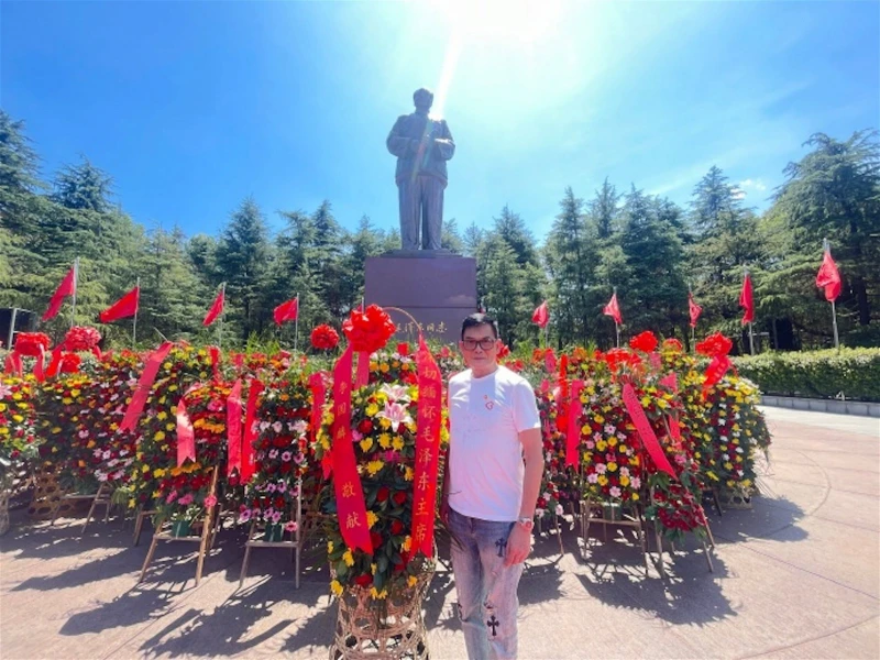 參觀毛澤東故居「向銅像鞠躬」　68歲李國麟獲網民讚賞