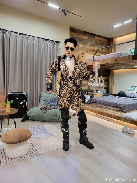 【披荊斬棘2】周柏豪曬胸肌自認「最帥的鴨」　吳卓羲遇難題爆粗