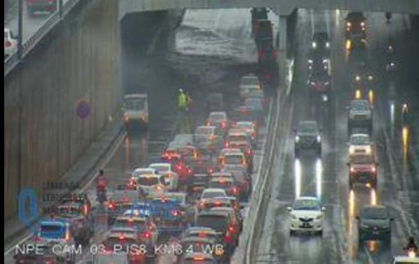 午後豪雨後再有積水　KL多條路段現車龍陣