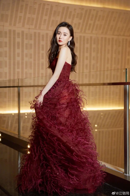 挺古力娜扎喊「當年我沒勇氣」 　江鎧同遭網怒批蹭熱度