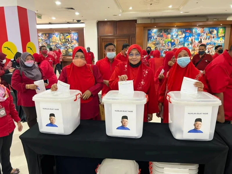 巫統號召300多萬名黨員 共同請願特赦納吉