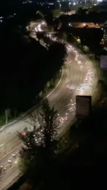 檳飆車族再現？大群摩哆騎士蓄勢待發