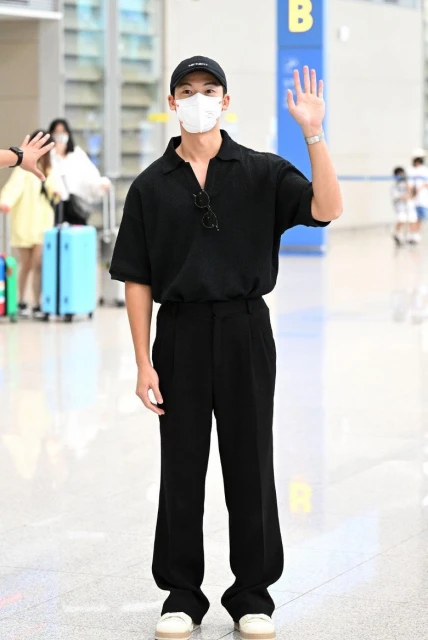 許光漢飛抵韓國獲大批粉絲接機　動員「8名保鑣護駕」