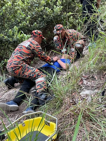 玩山路腳車樂極生悲 閩少年跌斷手臂