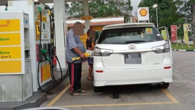 獅城車柔佛偷添RON95 網民拍照掛網反惹議