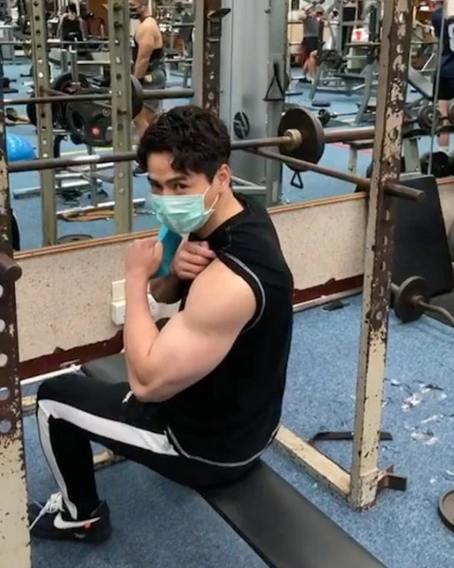 羅子溢慶38歲生日　肌肉消失流露慈父味...楊茜堯甜喊「我家大人」