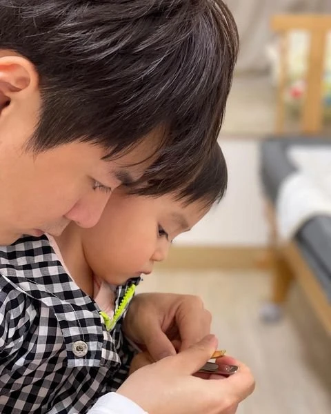 羅子溢慶38歲生日　肌肉消失流露慈父味…楊茜堯甜喊「我家大人」