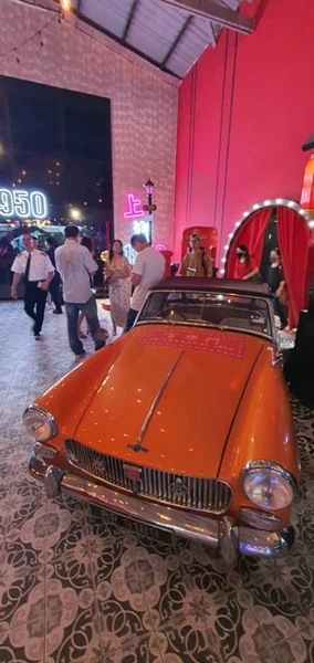 投資額200萬 全馬面積最大Bistro Airport In Shanghai 1950新張