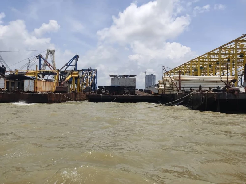 改裝駁船非法儲柴油　森甲海事機構捕7人助查