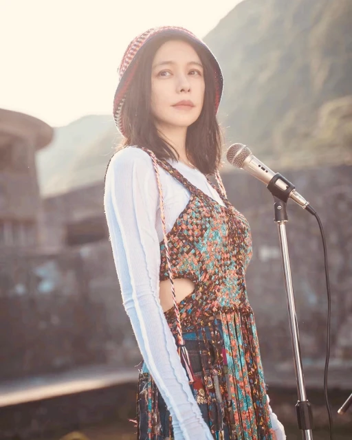 開唱在即右手「肌腱撕裂」急就醫　徐若瑄治療痛苦畫面曝光