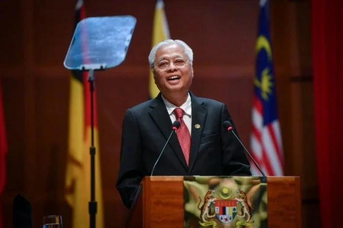 【國慶日獻詞】首相：愛國情讓全民團結捍衛國家