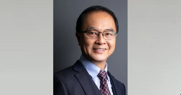 雷遠生呼籲華教工作者正視足以影響華小未來發展的城市華小面對華裔生逐年減少而鄉鎮華小面對華裔生來源不足而步入不可逆轉的局面之課題