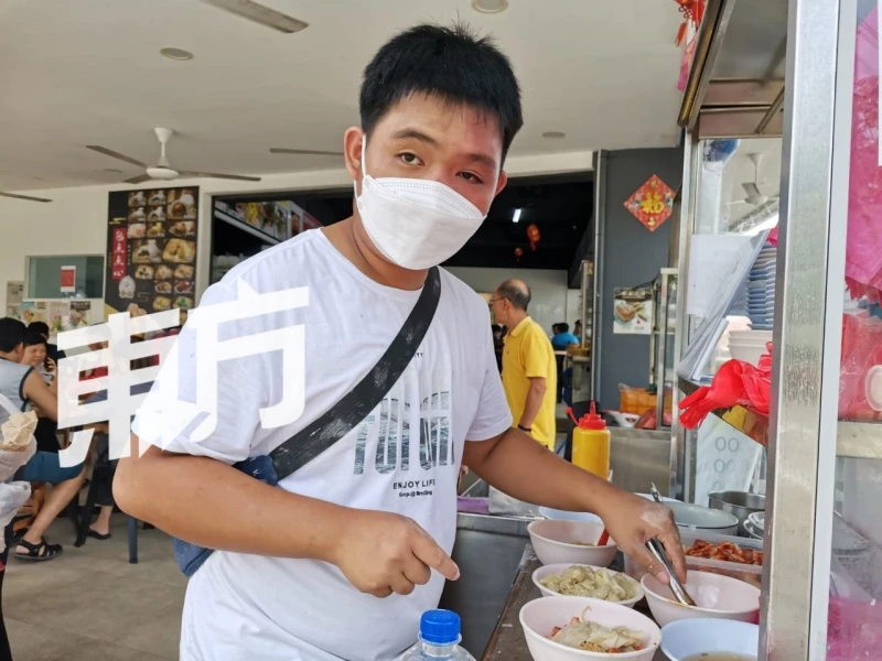 雙親病逝三兄妹失依靠  華裔兄妹接手面檔養幼弟