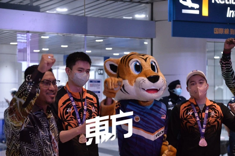 宣布增加獎金予謝定峰及蘇偉譯　阿末費沙：數額暫不透露