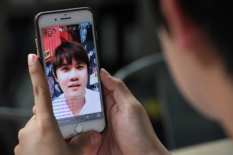 興趣能當飯吃？　調查：近半數Z世代想靠當網紅賺錢