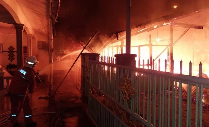 比魯蘭某村板屋火患    所幸沒釀成人命傷亡