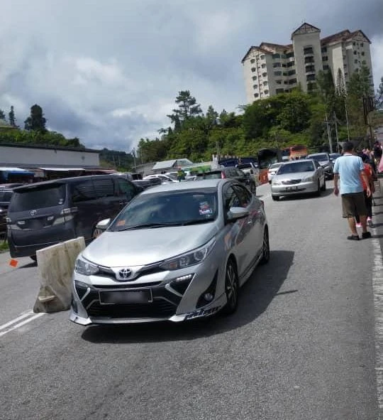學校放假首日　金馬侖現車龍