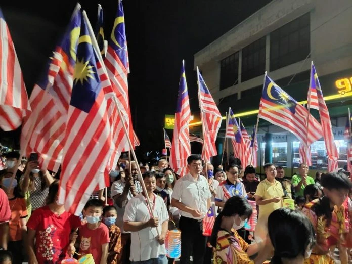 「情牽九州慶中秋」逾千人參與　三大種族樂融融提燈遊行