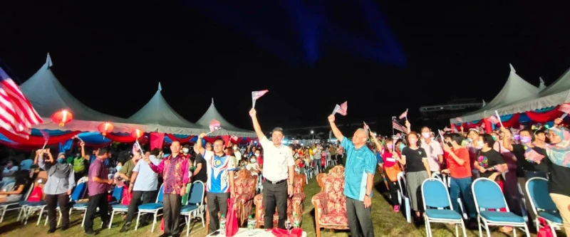 「情牽九州慶中秋」逾千人參與　三大種族樂融融提燈遊行