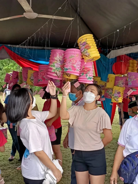 「情牽九州慶中秋」逾千人參與　三大種族樂融融提燈遊行