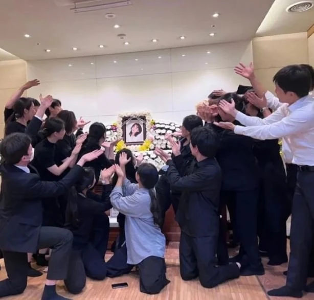 27歲韓星柳珠恩驟逝　同學齊聚靈堂微笑送別「藏洋蔥」