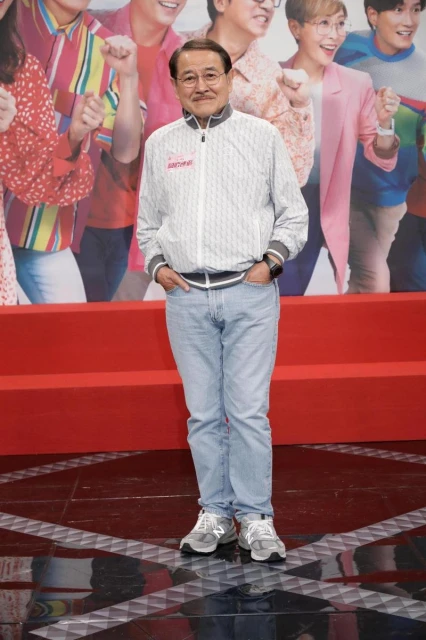 網傳楊冪女兒將移居中國？　爺爺劉丹回應漏口風