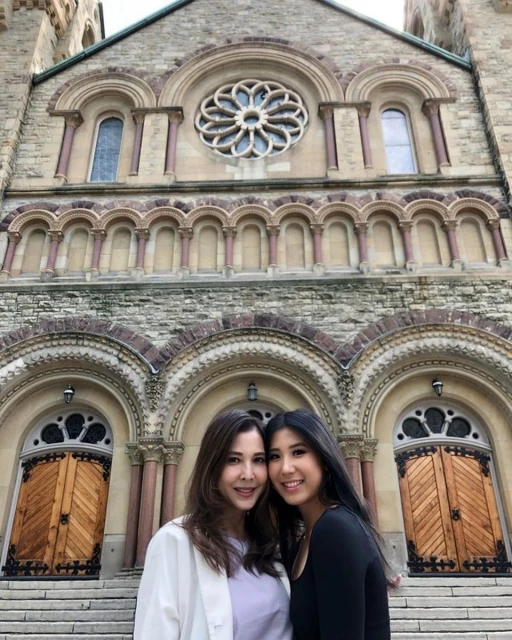 與女兒同框像姐妹　54歲李婉華拍片曬樣貌變化史